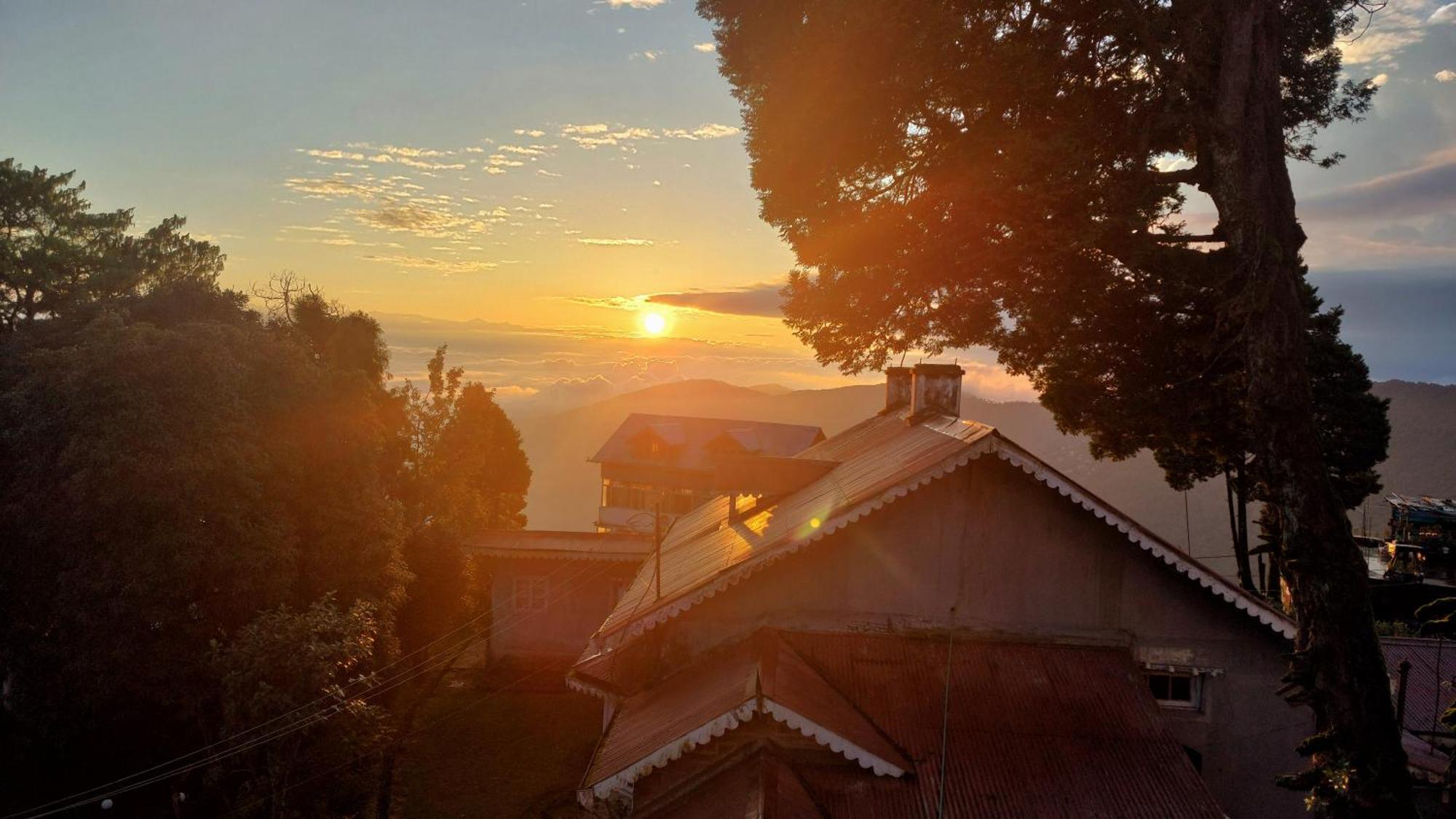 Indivar Homestay Дарджилинг Екстериор снимка