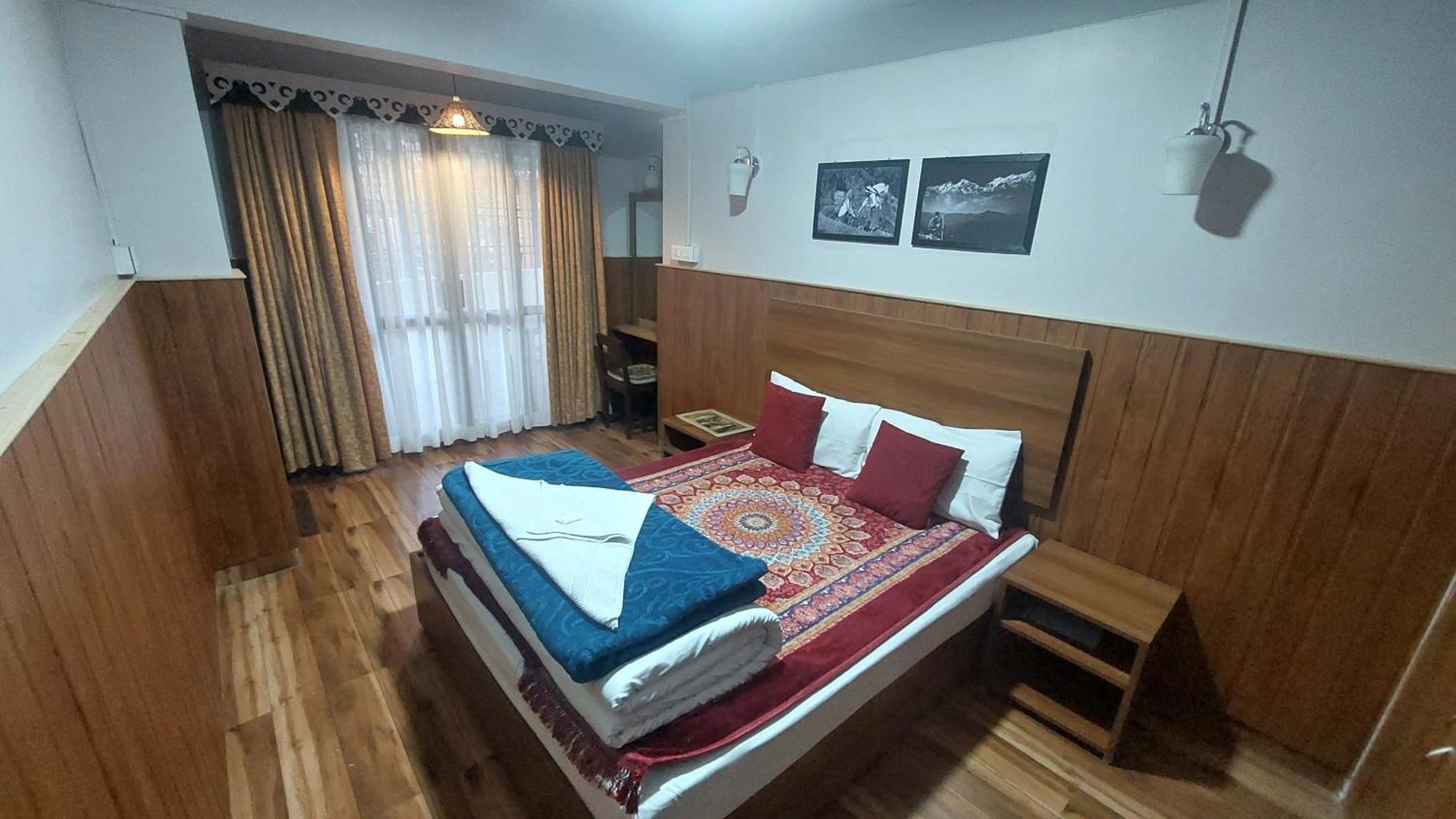 Indivar Homestay Дарджилинг Екстериор снимка