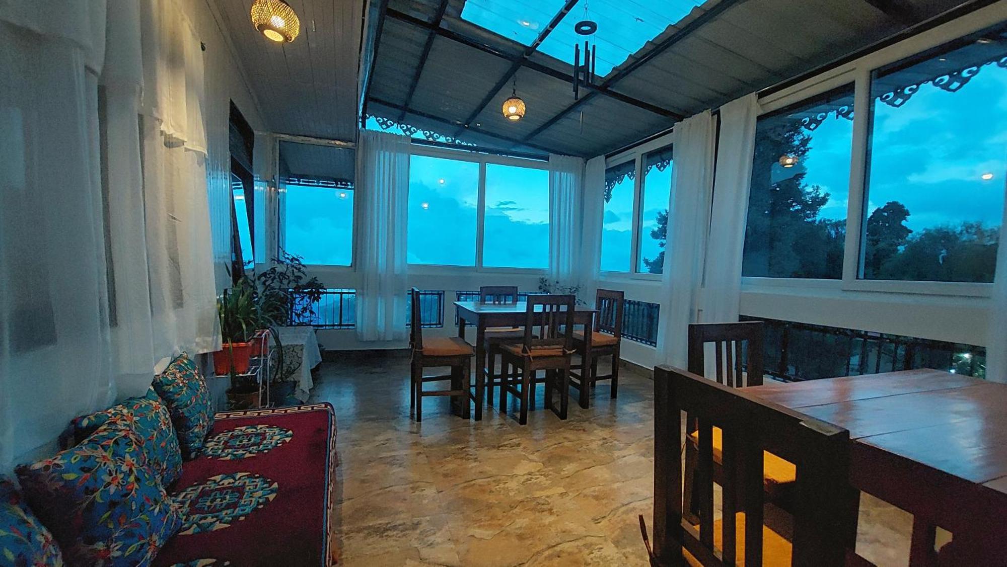 Indivar Homestay Дарджилинг Екстериор снимка