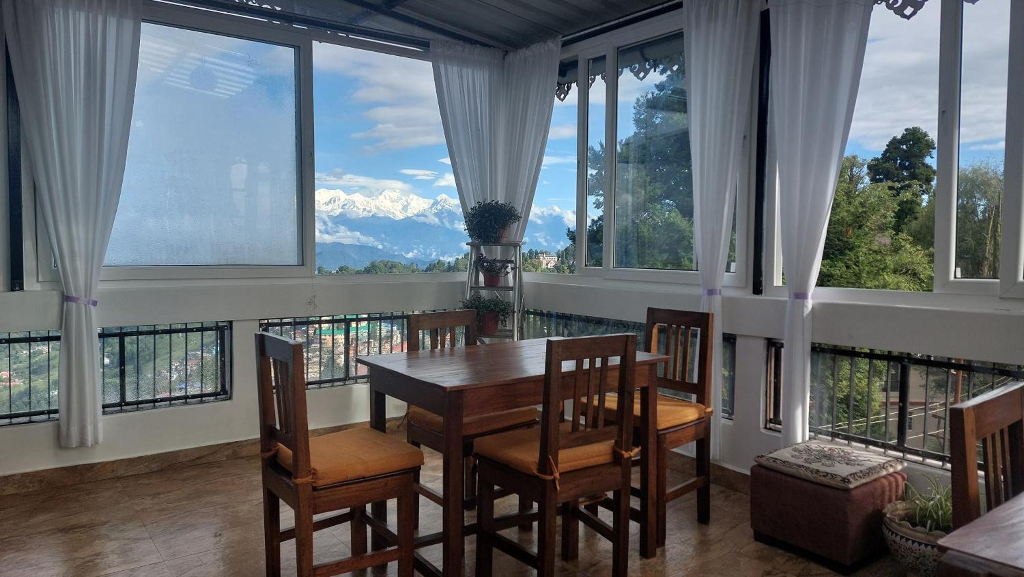 Indivar Homestay Дарджилинг Екстериор снимка