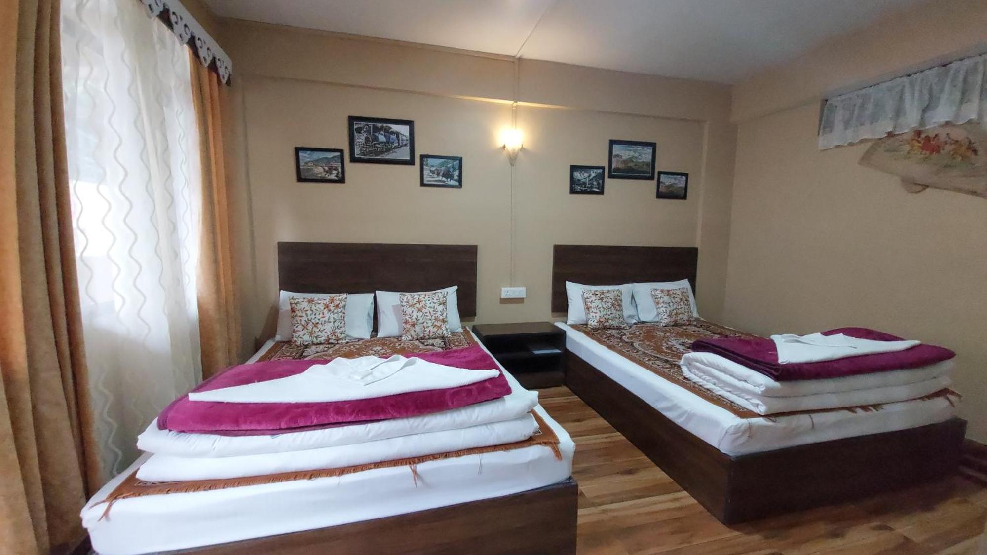 Indivar Homestay Дарджилинг Екстериор снимка